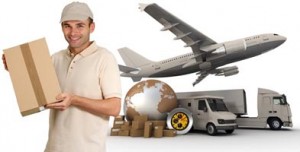 Messenger com um fundo composto por um mapa, pacotes, um vans cronómetro, caminhões, e um avião